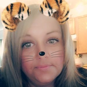 Meet your Posher, Anaka